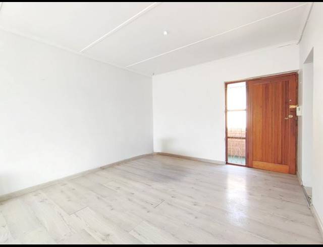 3 BEDROOM APARTMENT FOR SALE IN PRESTBURY